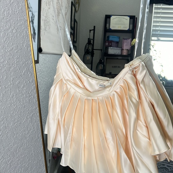 HOUSE OF CB 'Emira' Ivory Pleated Mini Skirt NWOT - Picture 9 of 10